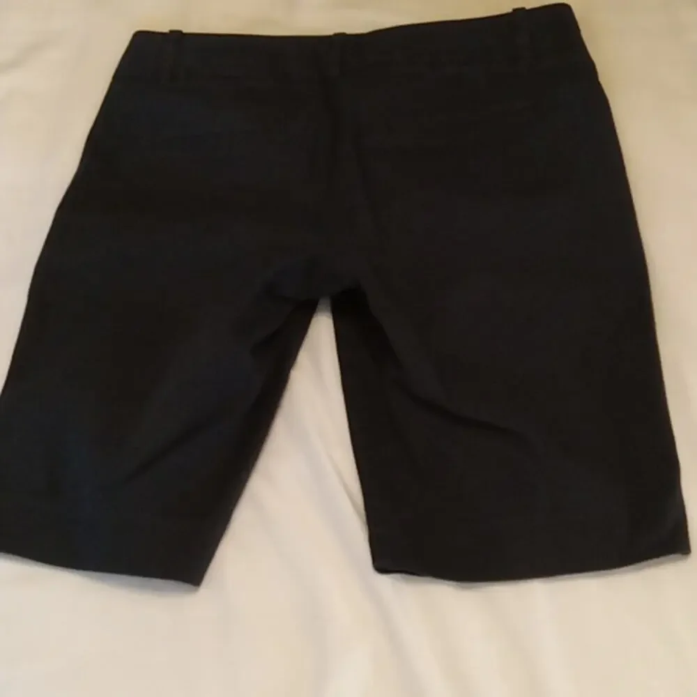 Ann Taylor Devi Fit Size 00 Black Bermuda Shorts. Atleisure, Beachy Summer